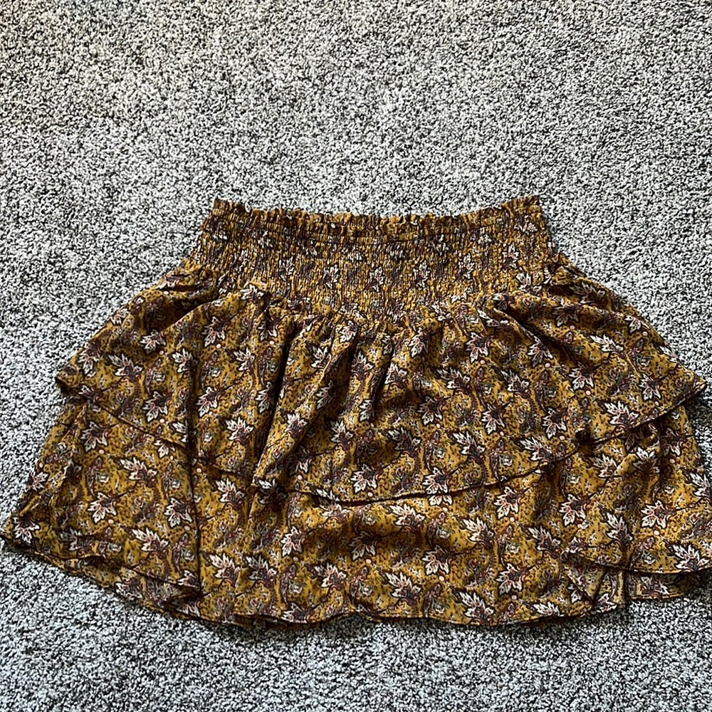 Autumn colored flowy skirt. Size large.